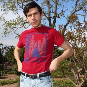 Vintage “Chicago” T-Shirt w Sailing Graphic in Red